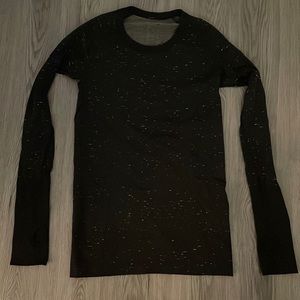 Black and White Lululemon Swiftly Tech Long Sleeve